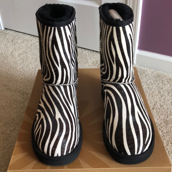 New! Ugg Classic Short Exotic zebra-9 - Picture 2 of 8